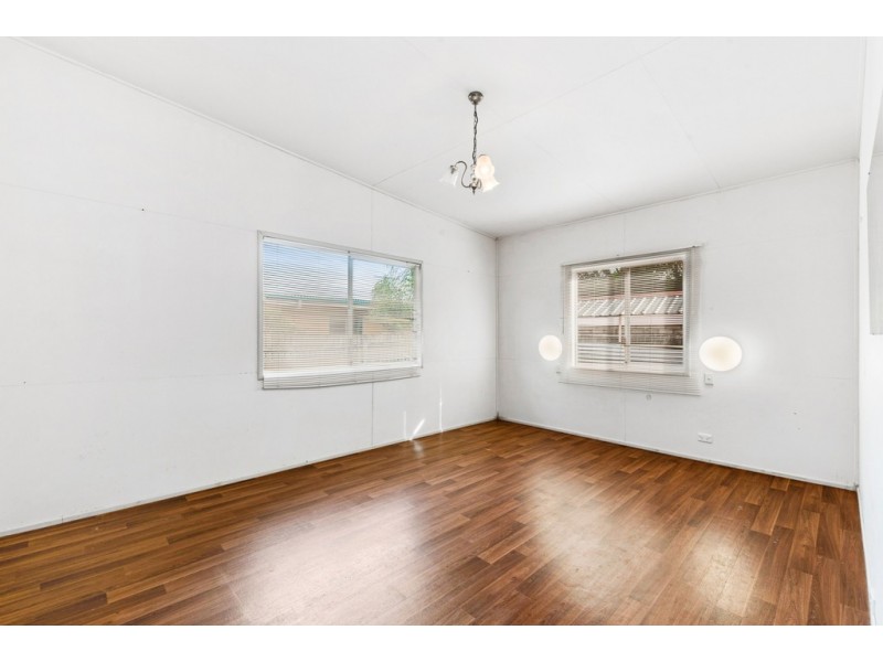 21 The Crescent, Kallangur QLD 4503