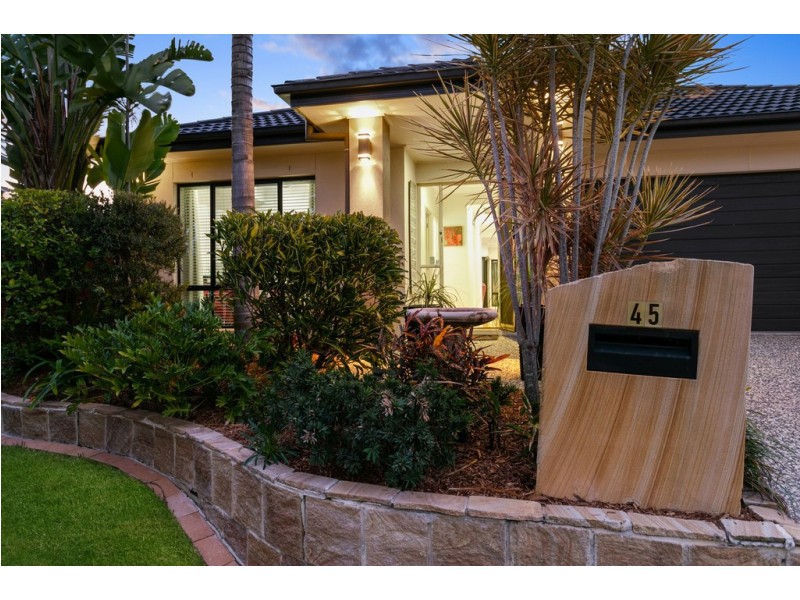 45 Dickson Crescent, North Lakes QLD 4509