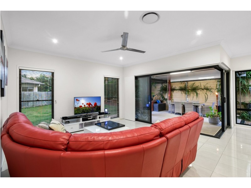 45 Dickson Crescent, North Lakes QLD 4509