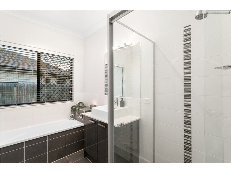 45 Dickson Crescent, North Lakes QLD 4509