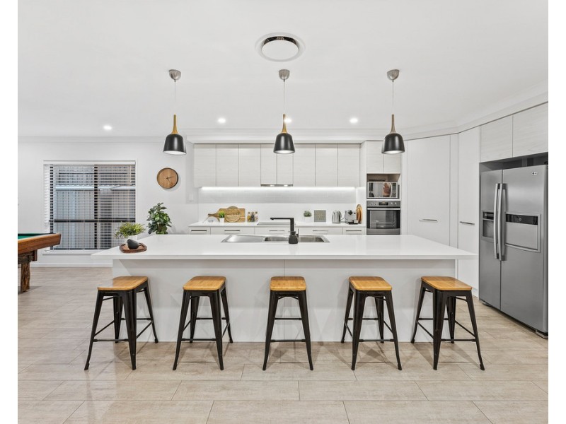 21 Kennedy Court, North Lakes QLD 4509