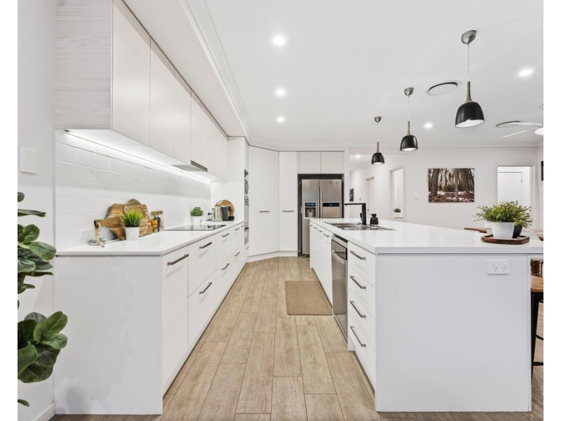 21 Kennedy Court, North Lakes QLD 4509