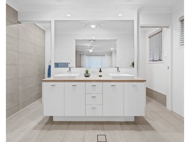 21 Kennedy Court, North Lakes QLD 4509