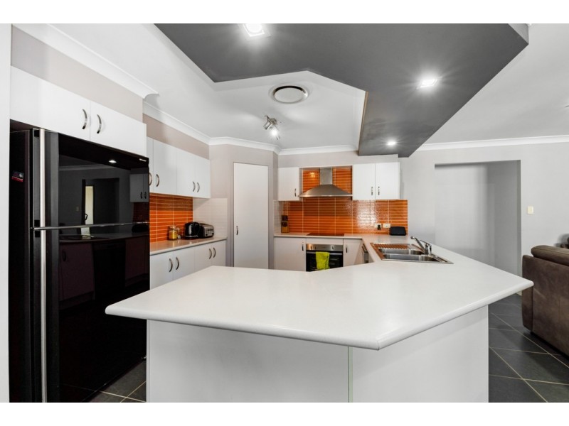 43 Lookout Place, Narangba QLD 4504