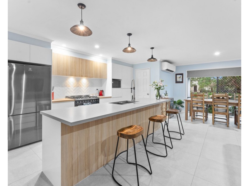 18 Sandpiper Avenue, North Lakes QLD 4509