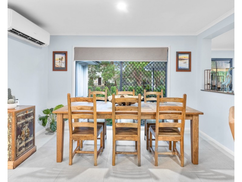 18 Sandpiper Avenue, North Lakes QLD 4509