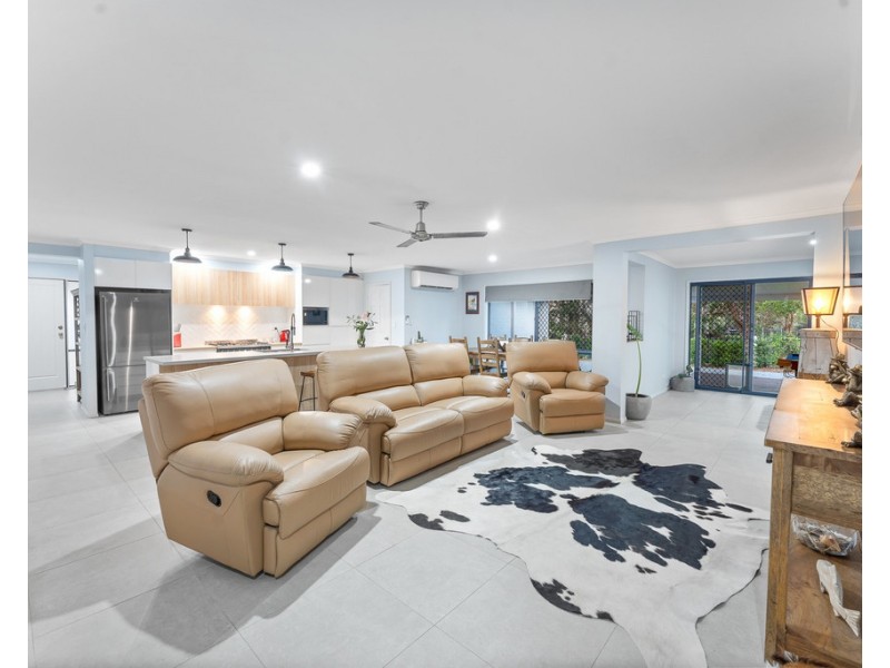 18 Sandpiper Avenue, North Lakes QLD 4509