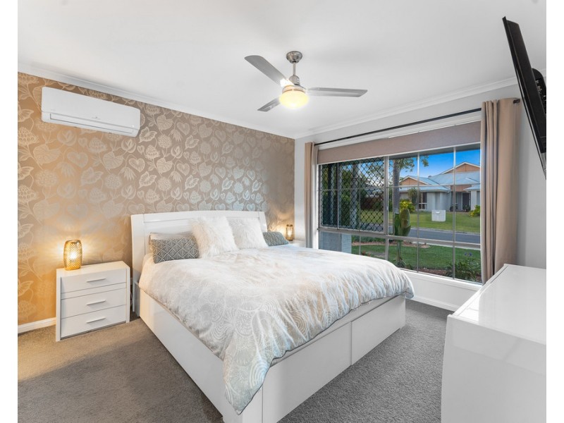 18 Sandpiper Avenue, North Lakes QLD 4509