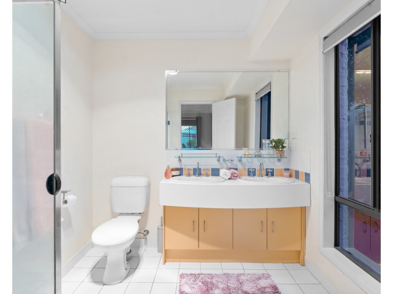 18 Sandpiper Avenue, North Lakes QLD 4509