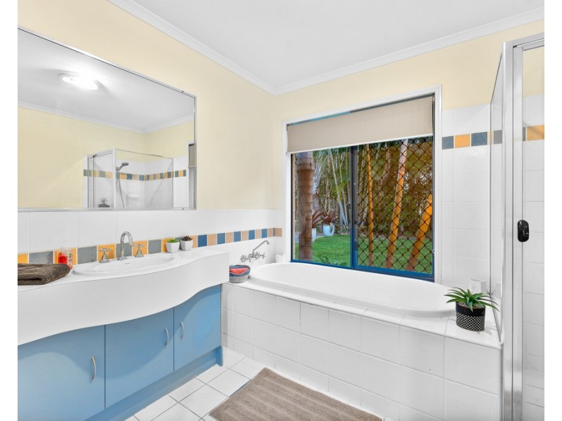 18 Sandpiper Avenue, North Lakes QLD 4509