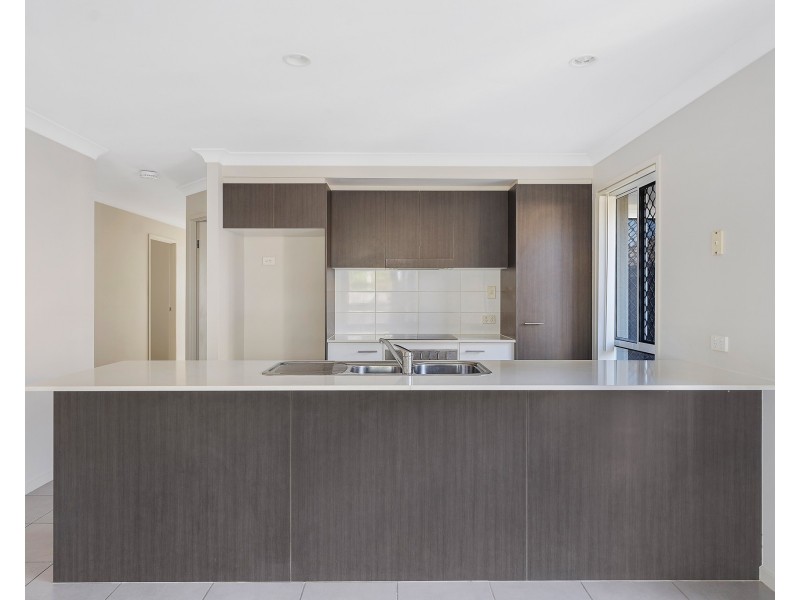 86 Daintree Circuit, North Lakes QLD 4509