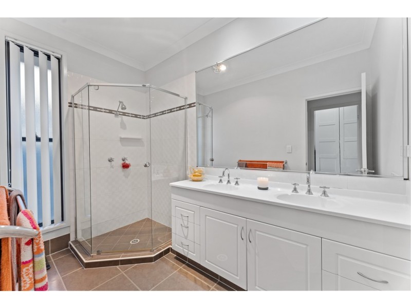 42 Lacebark Street, North Lakes QLD 4509