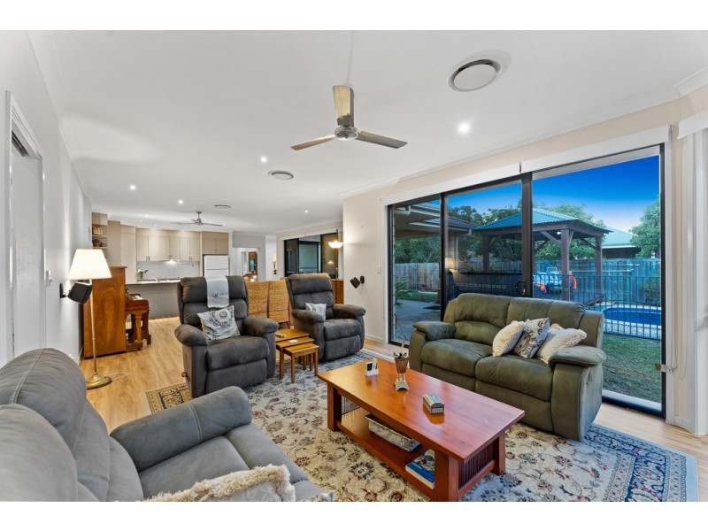 42 Lacebark Street, North Lakes QLD 4509