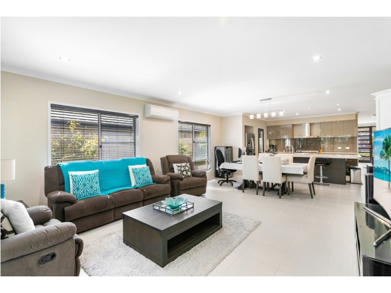 37 Wallarah Parade, North Lakes QLD 4509