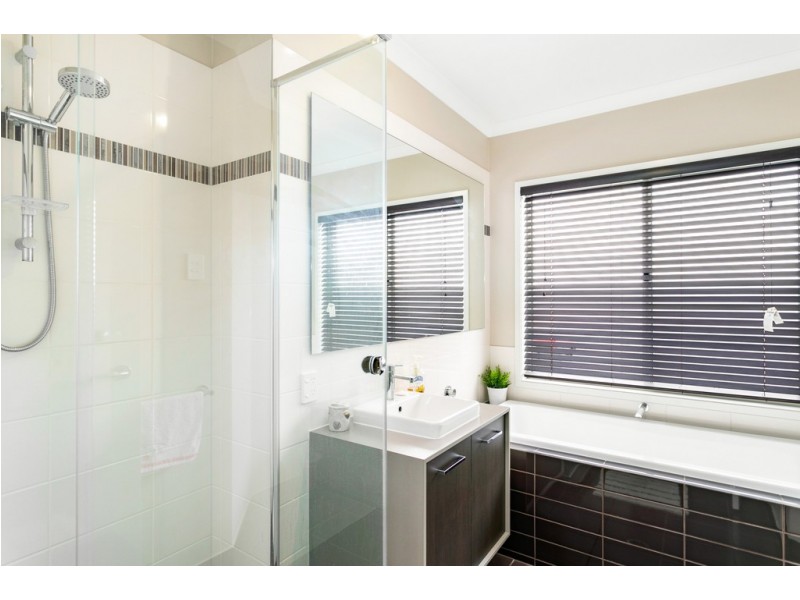 37 Wallarah Parade, North Lakes QLD 4509