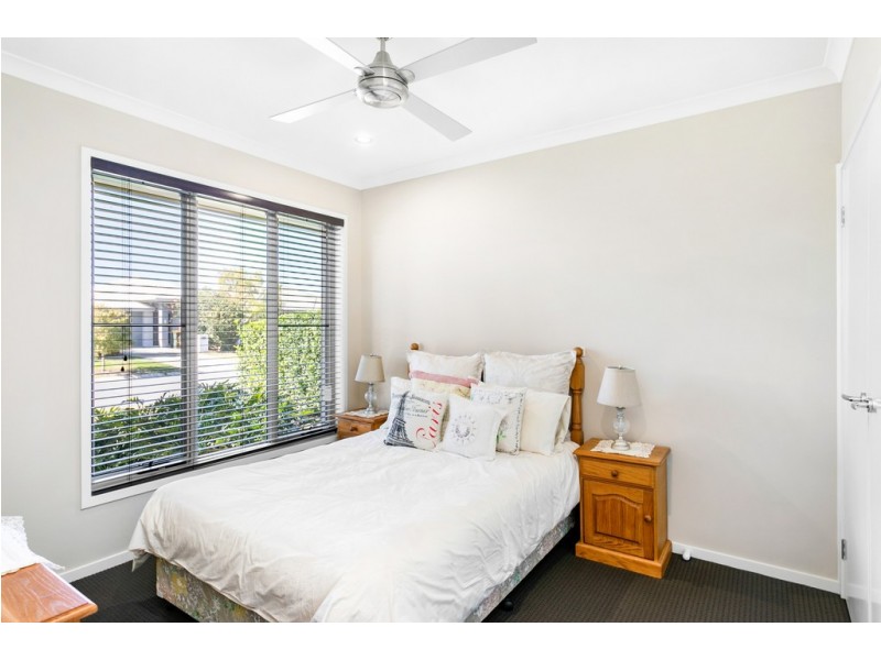 37 Wallarah Parade, North Lakes QLD 4509