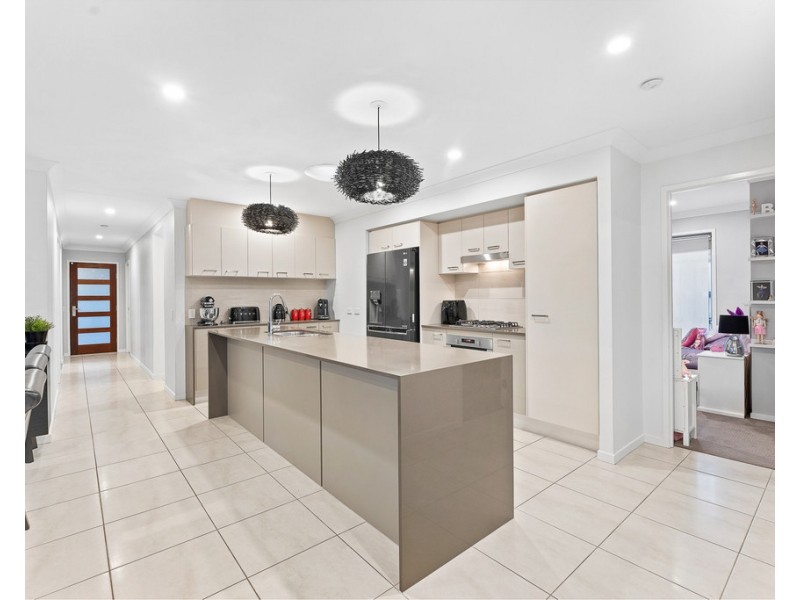 2 Amaranthine Street, Mango Hill QLD 4509