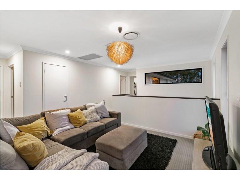 8 Hinton Crescent, Mango Hill QLD 4509