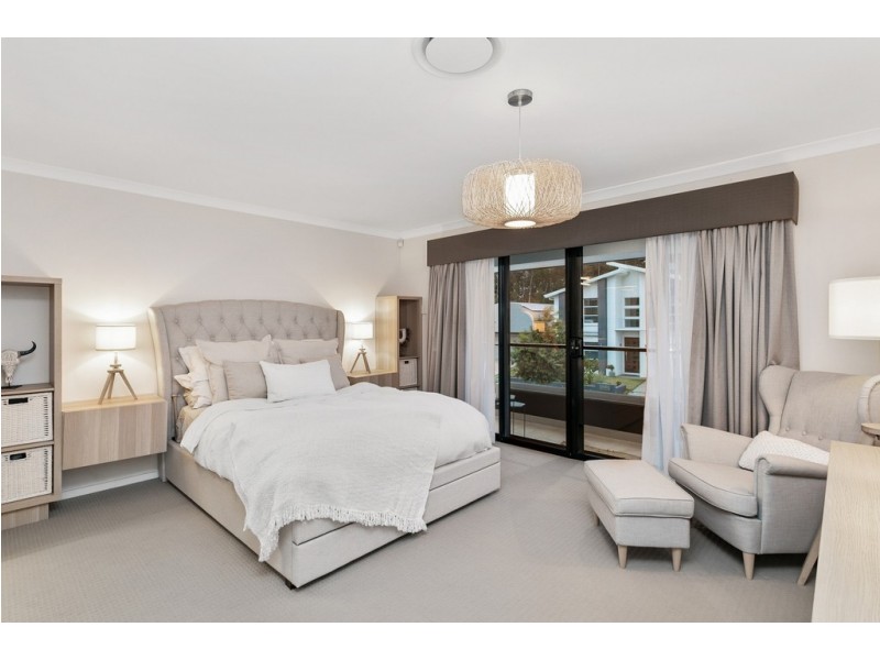 8 Hinton Crescent, Mango Hill QLD 4509