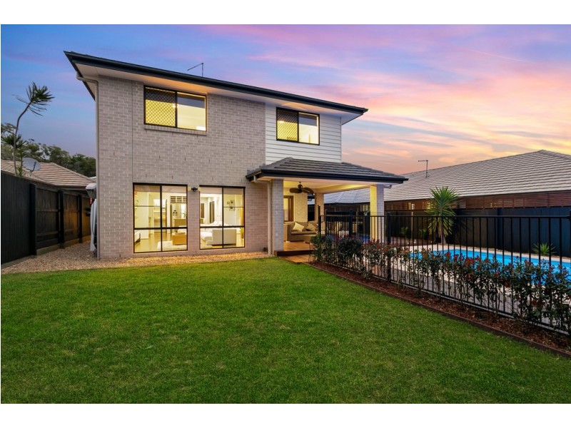 8 Hinton Crescent, Mango Hill QLD 4509