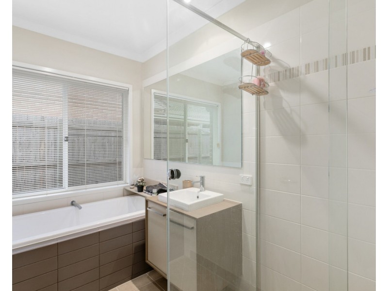10 Thirlmere Street, North Lakes QLD 4509