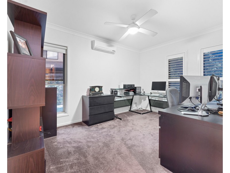 24 Nicklaus Parade, North Lakes QLD 4509