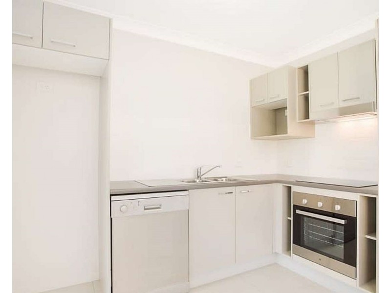 2/64 Benham Avenue, Kallangur QLD 4503