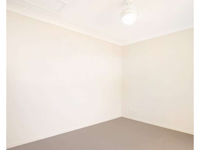 2/64 Benham Avenue, Kallangur QLD 4503