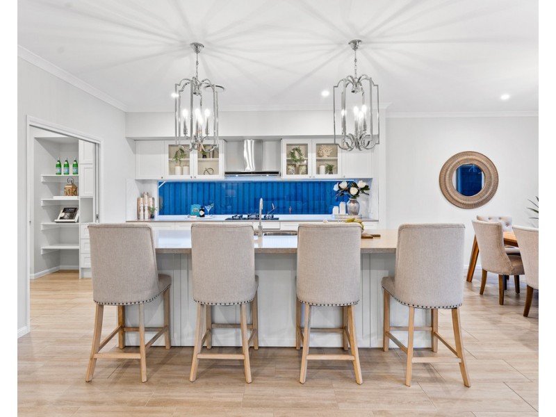 16 Woodward Crescent, North Lakes QLD 4509