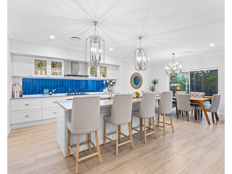 16 Woodward Crescent, North Lakes QLD 4509