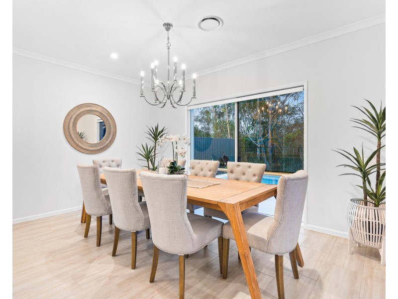 16 Woodward Crescent, North Lakes QLD 4509