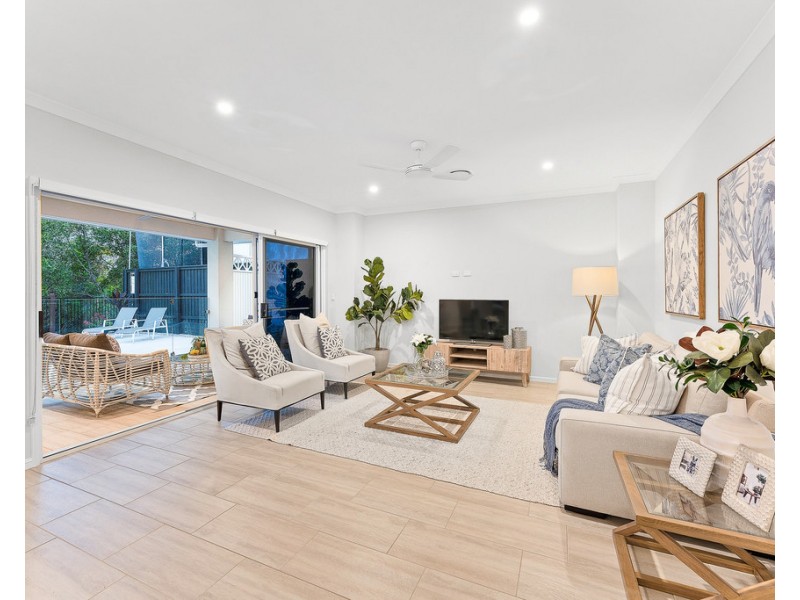 16 Woodward Crescent, North Lakes QLD 4509