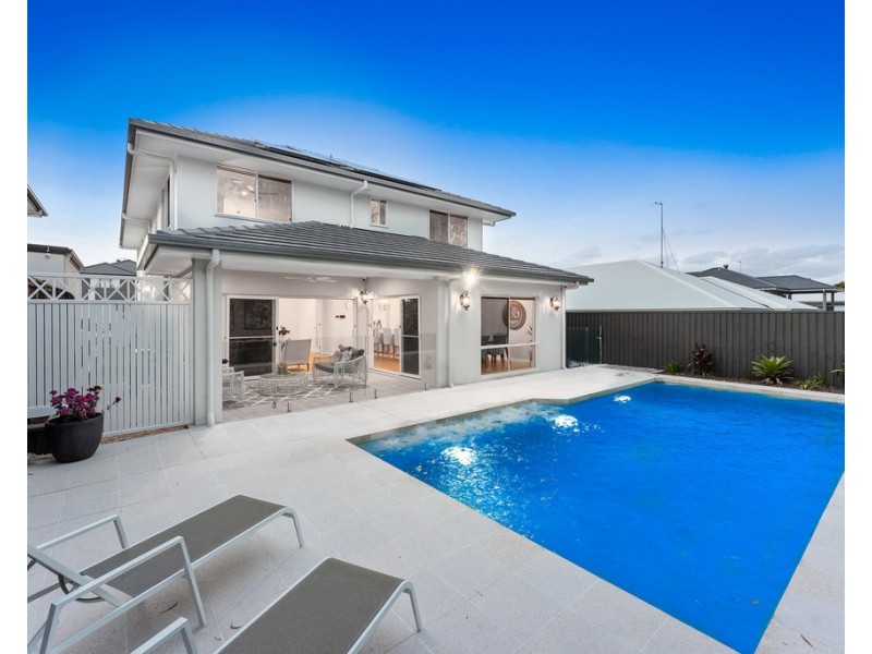 16 Woodward Crescent, North Lakes QLD 4509