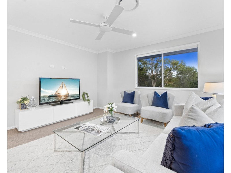 16 Woodward Crescent, North Lakes QLD 4509