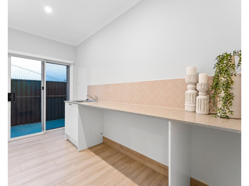 16 Woodward Crescent, North Lakes QLD 4509