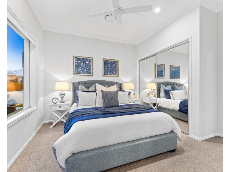 16 Woodward Crescent, North Lakes QLD 4509