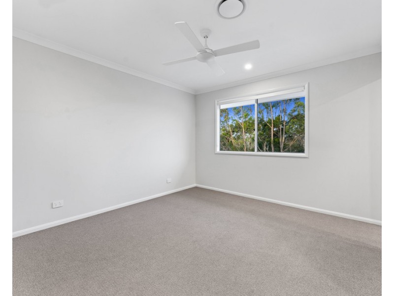 16 Woodward Crescent, North Lakes QLD 4509