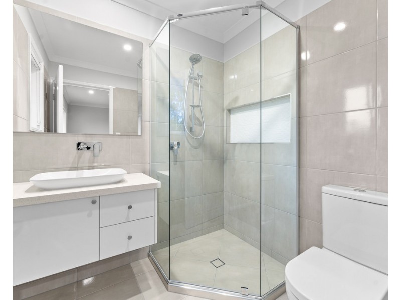 16 Woodward Crescent, North Lakes QLD 4509