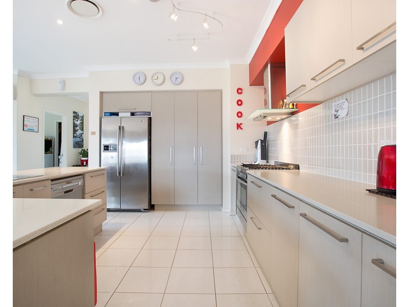 8 Kangaroo Street, North Lakes QLD 4509