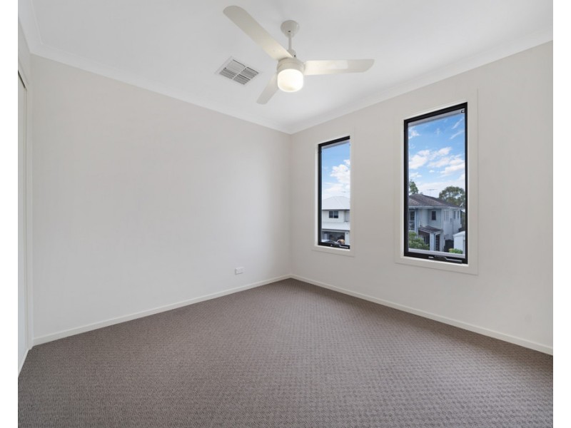 27 Dunes Crescent, North Lakes QLD 4509