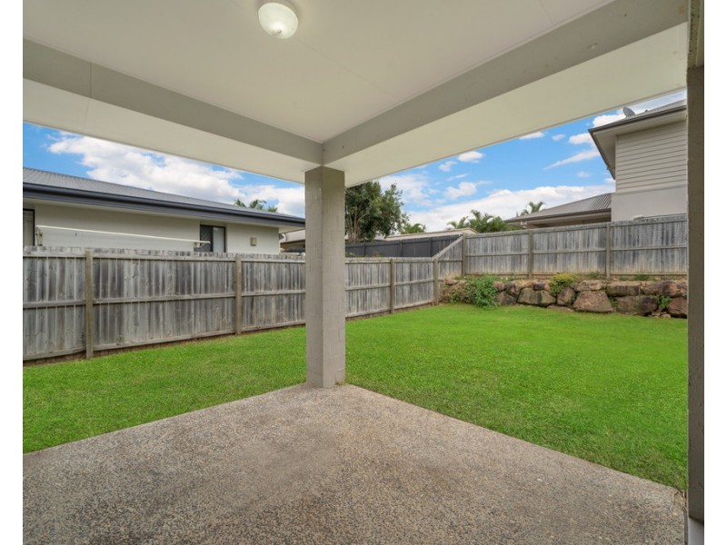 27 Dunes Crescent, North Lakes QLD 4509