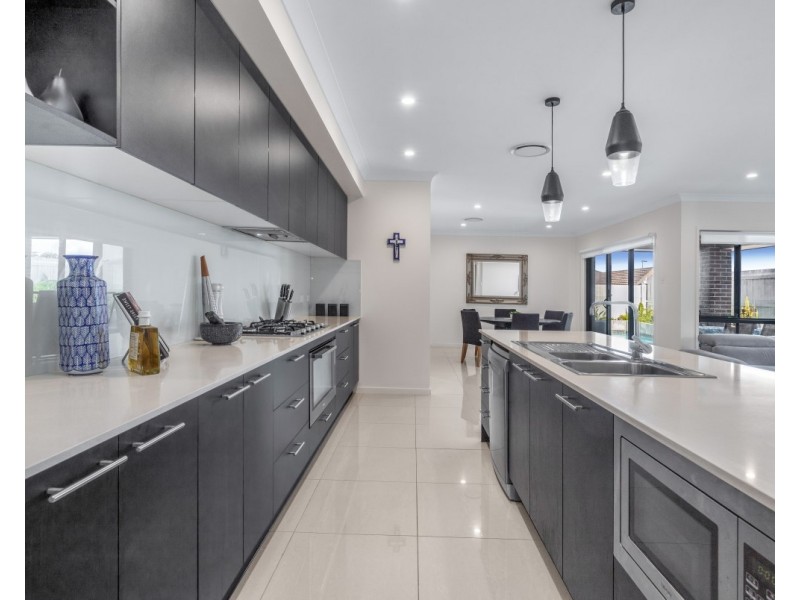 33 Oatley Street, Mango Hill QLD 4509