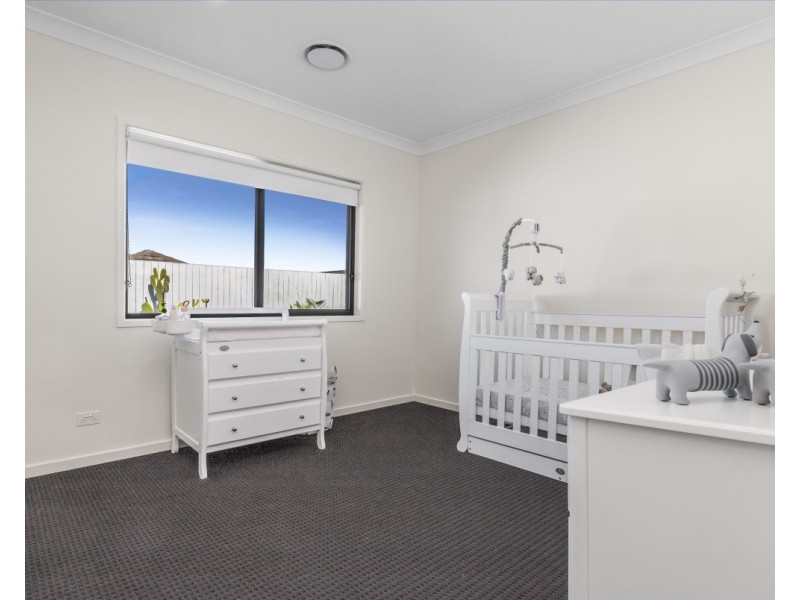 33 Oatley Street, Mango Hill QLD 4509