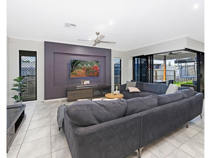 34 Sandalwood Crescent, Griffin QLD 4503