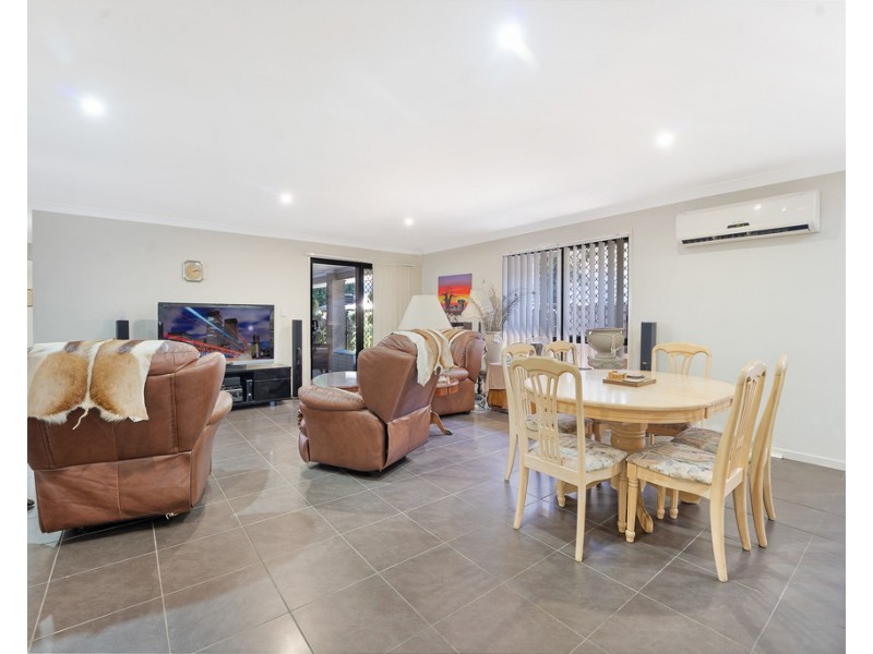 6 Bowerbird Crescent, Dakabin QLD 4503