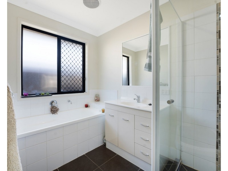 6 Bowerbird Crescent, Dakabin QLD 4503