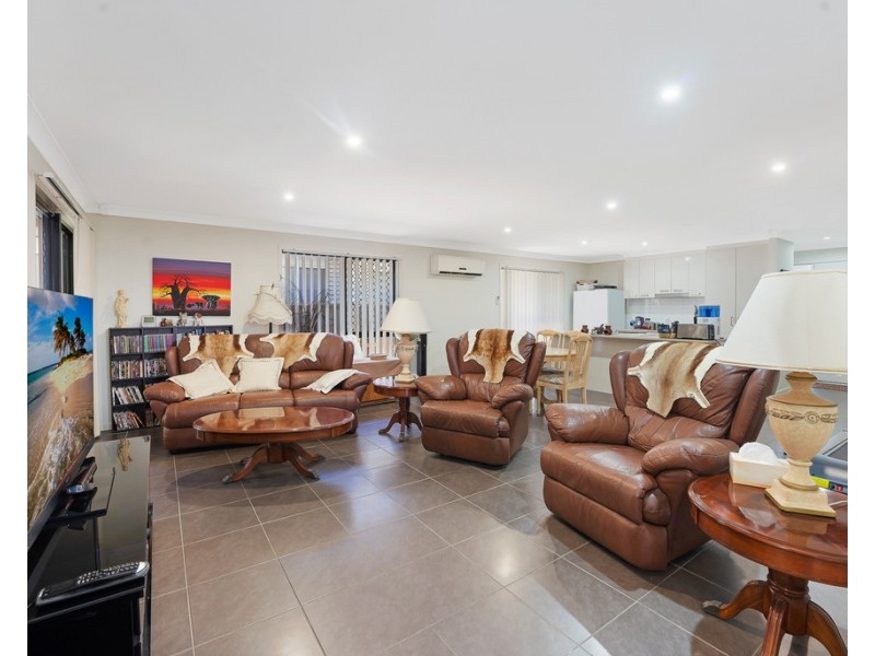 6 Bowerbird Crescent, Dakabin QLD 4503