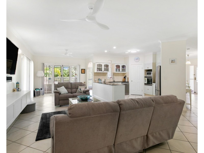 28 Lochside Drive, North Lakes QLD 4509