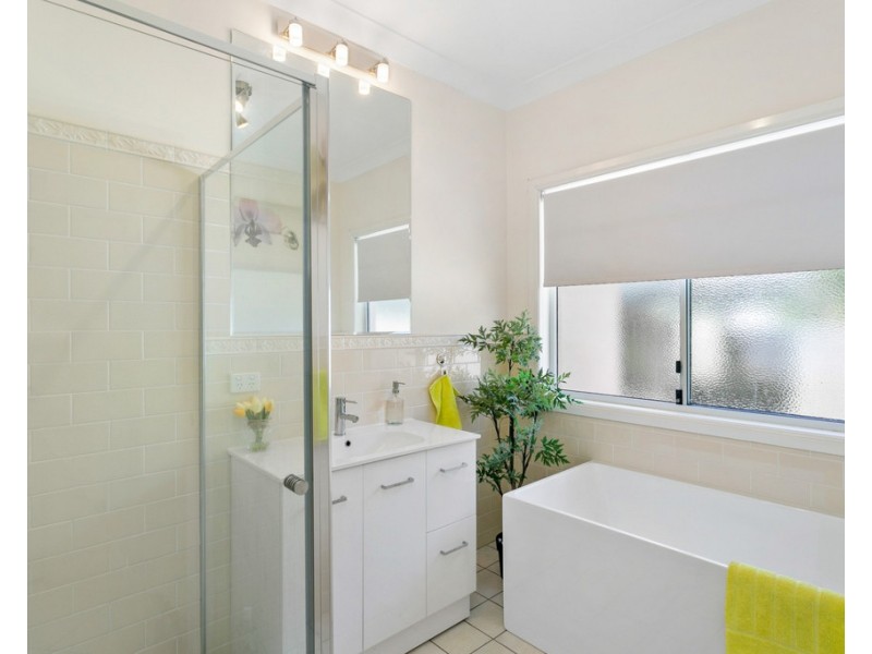 28 Lochside Drive, North Lakes QLD 4509