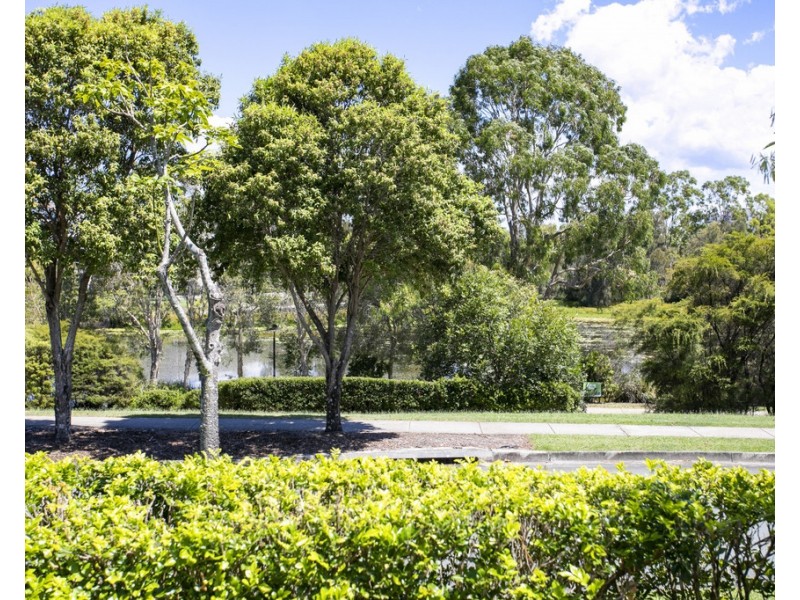 28 Lochside Drive, North Lakes QLD 4509
